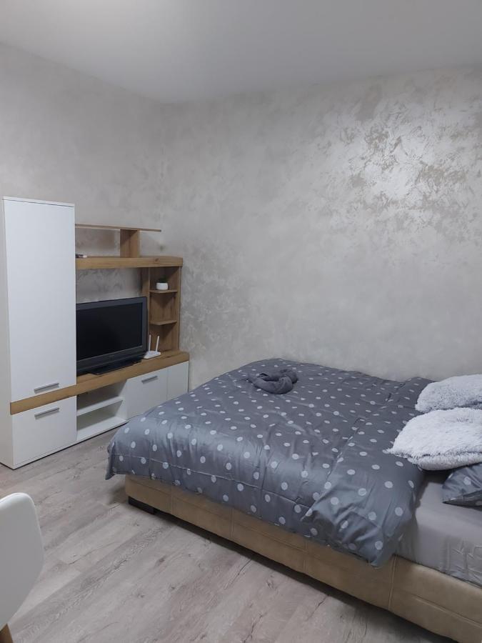 Apartman Mikikiki Belgrad Zewnętrze zdjęcie
